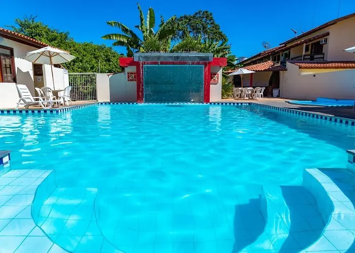 Condominio com piscina e ótima localização. Porto Seguro